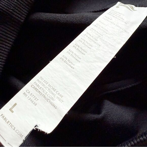 Fabletics seamless eyelet mesh compression leggings - Picture 2 of 4